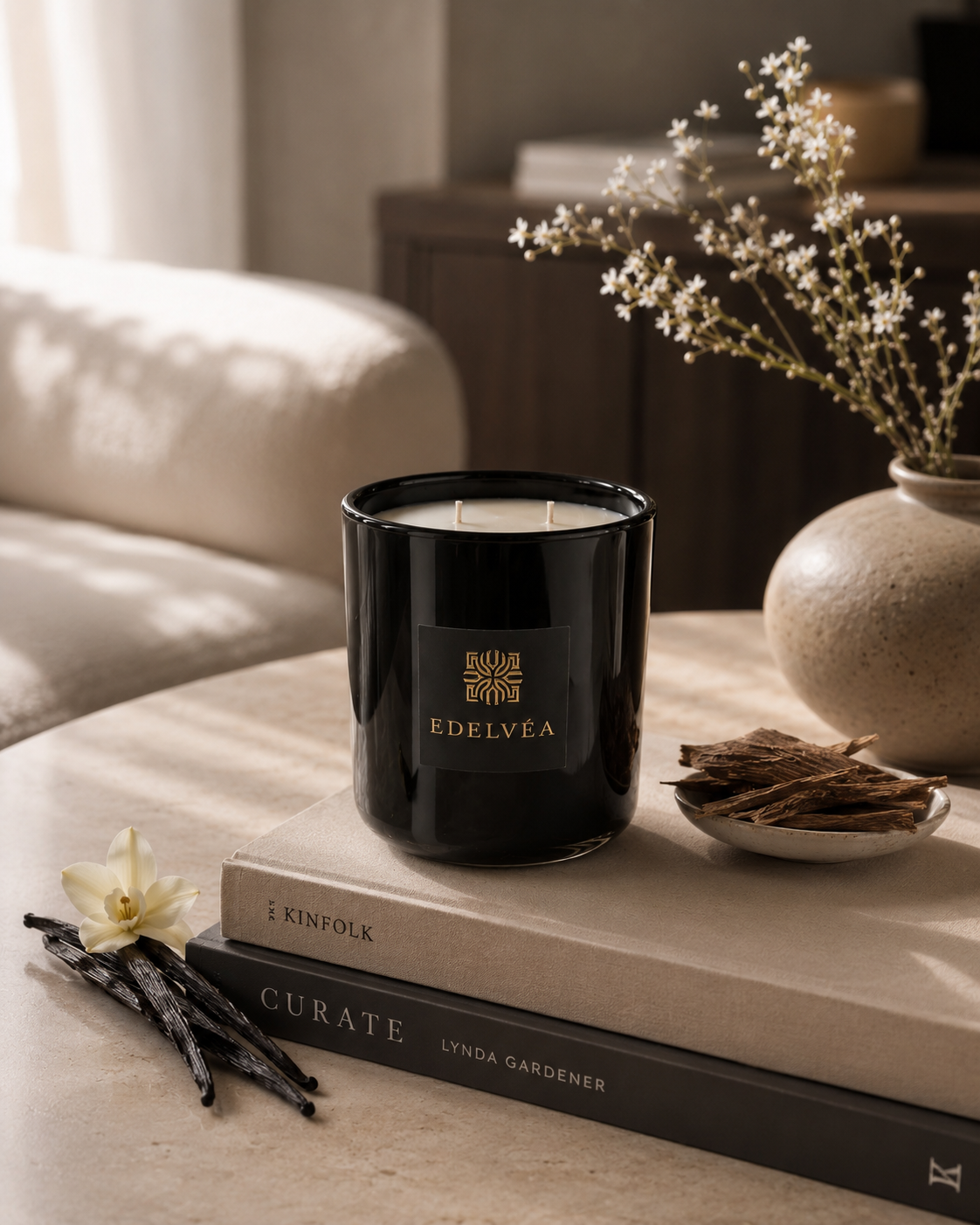 BLACK VANILLA & OUD SCENTED CANDLE