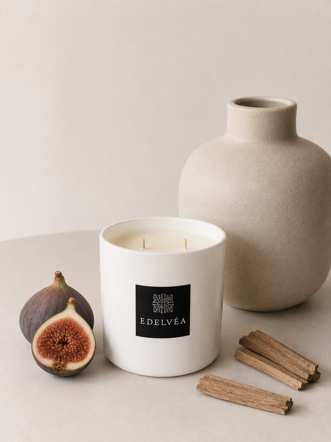 FIG AND SANDALWOOD SCENTED CANDLE